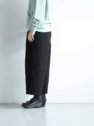 Cale　Wool Felt Stripe Easy Pants / Black_b0139281_16392523.jpg