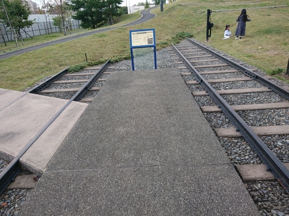 11/3 中神引込線廃線跡を歩く_b0042308_00142456.jpg