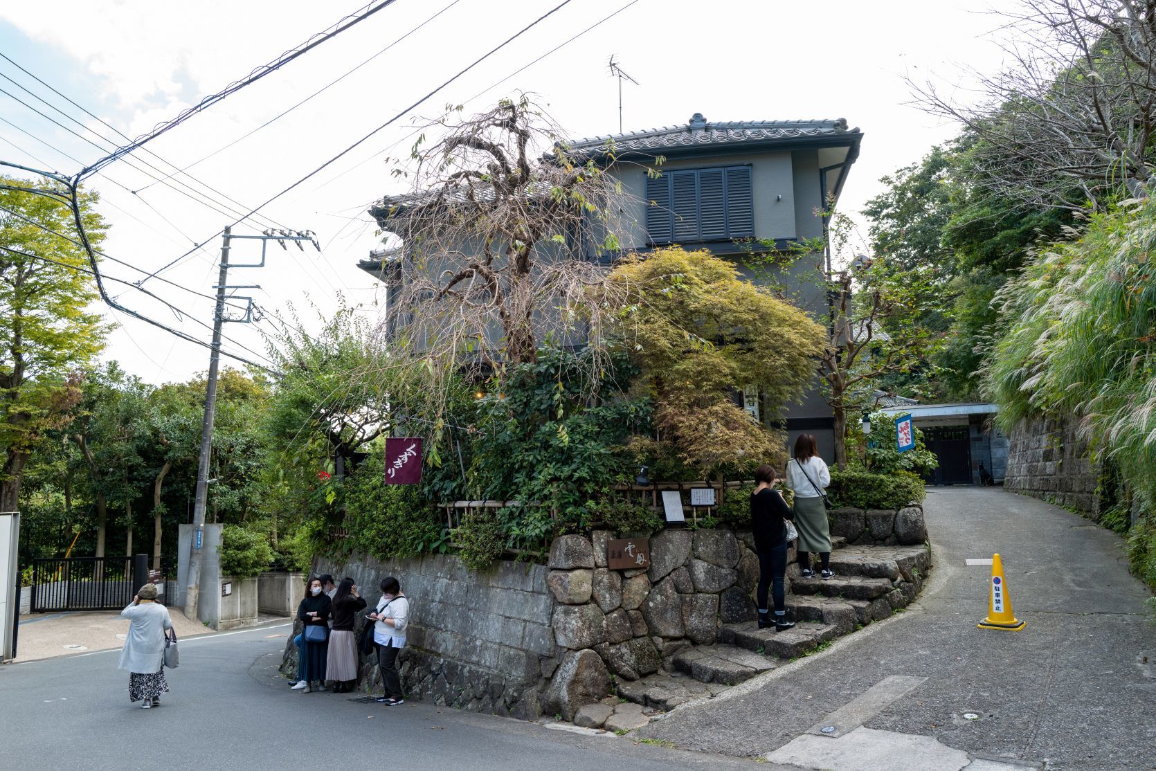 【茶房 雲母(きらら)】 鎌倉 行列覚悟の白玉クリームあんみつ_b0212342_05262562.jpg