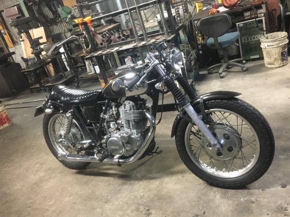 W650 400 ボンネビルタンク : CUSTOM REPORT W650 400 ボンネビルタンク : CUSTOM REPORT