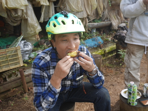 焼き芋のこつが分かってきた：11・3六国見山手入れ（下）_c0014967_18221542.jpg