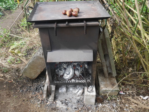 焼き芋のこつが分かってきた：11・3六国見山手入れ（下）_c0014967_18233026.jpg