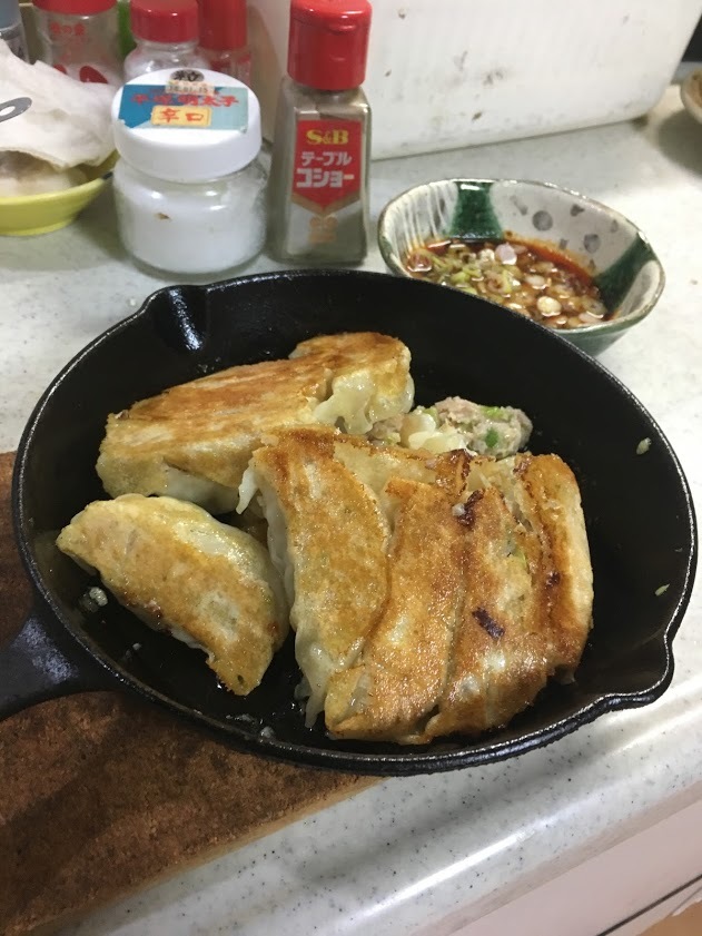 スキレット 王将の生餃子 無言は多様 スキレット 王将の生餃子 無言は多様