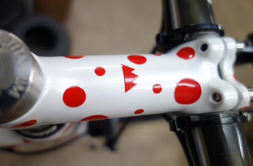 Mbk マイヨ ブラン ア ポワ ルージュ 六甲山カラー メンテナンス ロードバイクproku ロードバイクproku Mbk マイヨ ブラン ア ポワ ルージュ 六甲山カラー メンテナンス ロードバイクproku ロードバイクproku