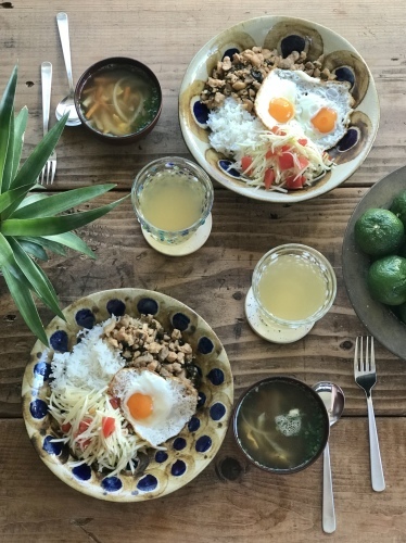 たっぷり作り置きした鶏肉のホーリーバジル炒めで朝ごはん 六丁目日記 たっぷり作り置きした鶏肉のホーリーバジル炒めで朝ごはん 六丁目日記