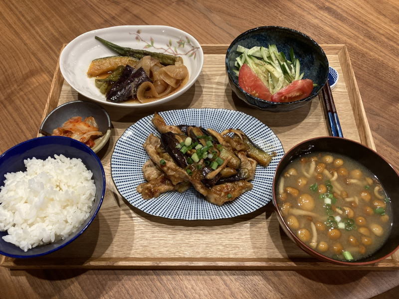 献立 豚肉と茄子と舞茸の辛味噌炒め キムチ 野菜の焼き浸し きゅうりとトマトのサラダ なめこのお味噌汁 ビール Kajuの 今日のお料理 簡単レシピ 献立 豚肉と茄子と舞茸の辛味噌炒め キムチ 野菜の焼き浸し きゅうりとトマトのサラダ なめこのお味噌汁 ビール Kajuの 今日のお料理 簡単レシピ