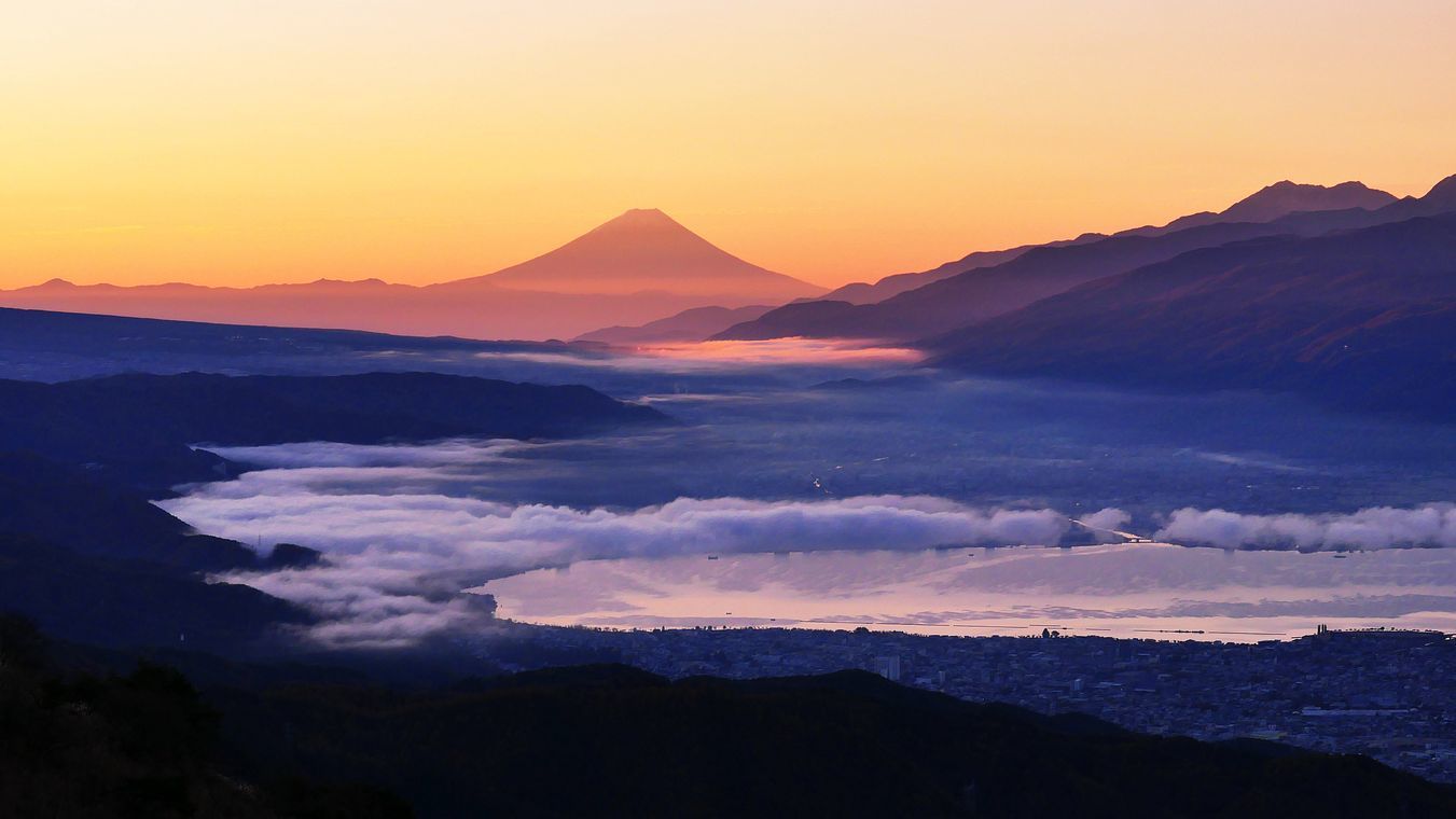 朝焼けの秀麗富士山シルエットは最高潮に♪_a0031821_18593804.jpg