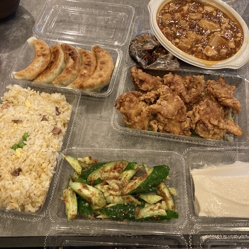 虎哲 テイクアウト 藤が丘 中華 小料理屋 花 器と料理