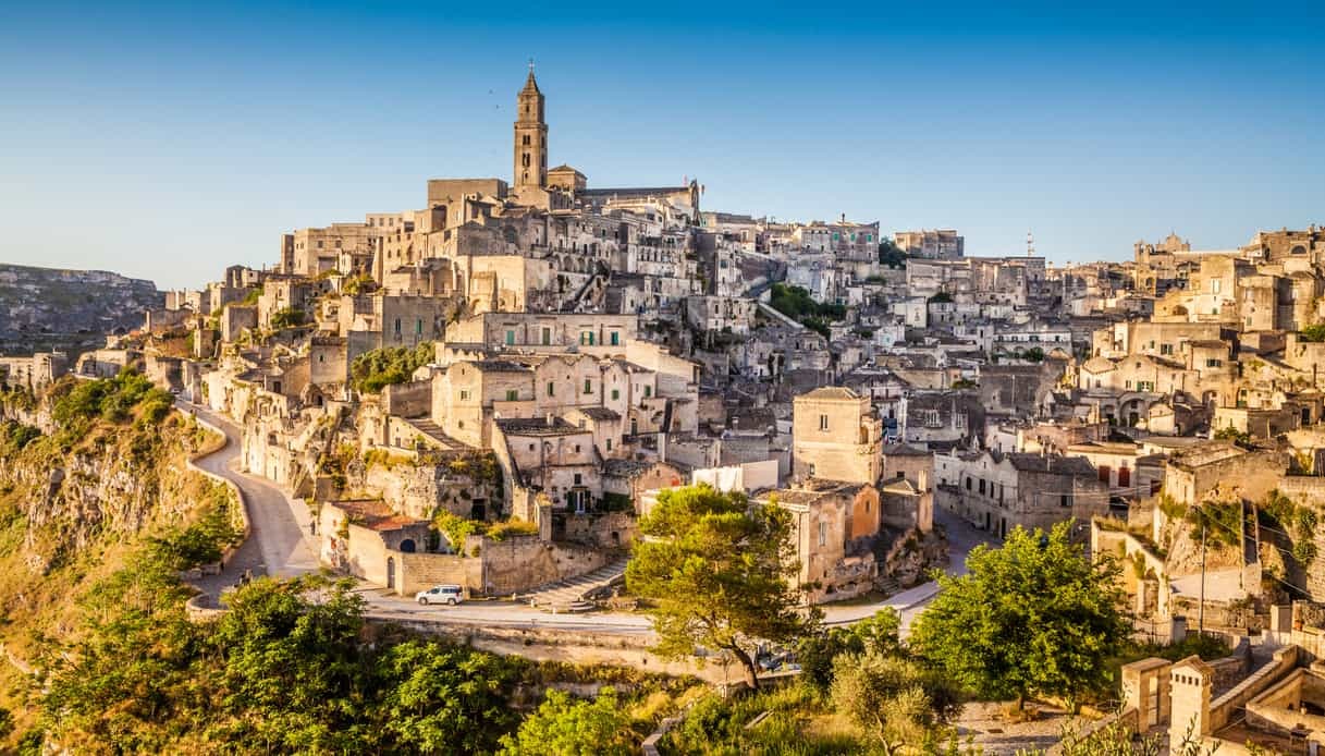 別荘をイタリアで買う マテーラの洞窟住居の 落とし穴 南イタリア日和 La Vita Eterna 別荘をイタリアで買う マテーラの洞窟住居の 落とし穴 南イタリア日和 La Vita Eterna