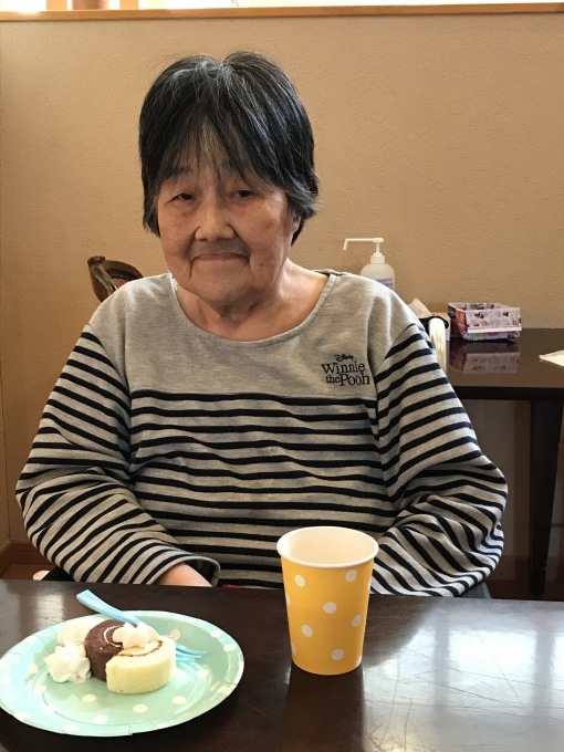 ロールケーキタワーを食べよう!_e0163042_17185217.jpg