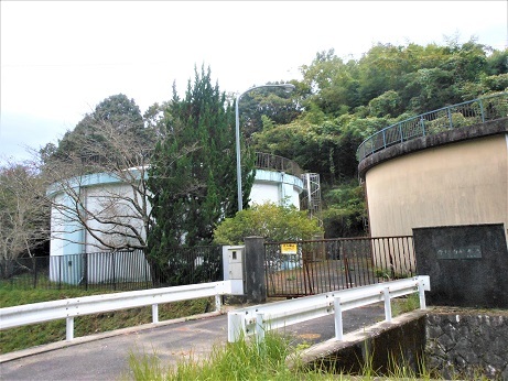 鉄砲垰の水がめ_e0175370_14123789.jpg