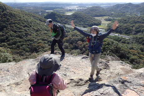 スリル満点　小野アルプス　『紅山』岩登り_c0218841_14390786.jpg