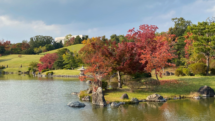万博記念公園日本庭園の心字池_b0063958_07133924.jpg