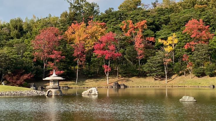 万博記念公園日本庭園の心字池_b0063958_07134984.jpg