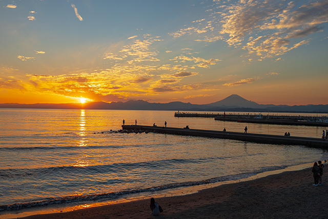 江の島弁天橋からの夕日 エーデルワイスブログ