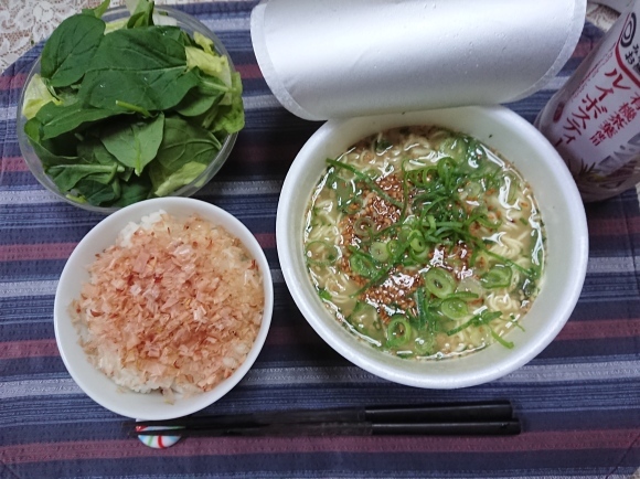 11/11 サンポーばりよか豚骨ラーメン&かつお節ご飯@自宅_b0042308_10094958.jpg
