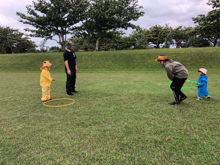 青空ようちえん〔平日〕走って、忍足で、手裏剣練習をして忍者修行!おやつはほくほくたき火で焼き芋だ!(11/11)_d0363878_22250255.jpg