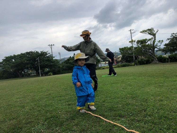 青空ようちえん〔平日〕走って、忍足で、手裏剣練習をして忍者修行!おやつはほくほくたき火で焼き芋だ!(11/11)_d0363878_22250382.jpg