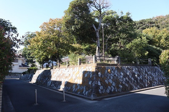 大橋新太郎別荘跡の碑(2020.11.10) フランス語と、鎌倉と、私と。。。