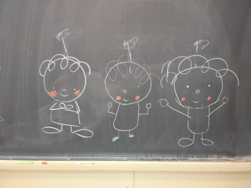 子どもたちが描いてくれたライトちゃんたちの絵。ワークショップ後。私たちにとってはギフトでした。_d0204305_16295259.jpg