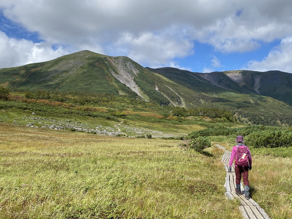 2020年9月 『日本一早い紅葉、大雪山緑岳、沼巡り』 September 2020 \"The Earliest Autumn in Japan -Mount Taisetsu-\"_c0219616_11444244.jpg