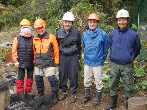 山桜の苗木の野ウサギ対策完了：11・12六国見山手入れ（上）_c0014967_09595247.jpg