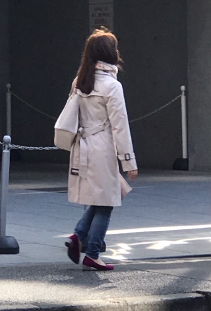 街角お洒落スナップ骨董通り 11月のコート 青山ぱせり日記 街角お洒落スナップ骨董通り 11月のコート 青山ぱせり日記
