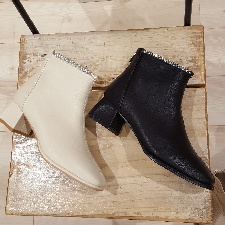 シンプル使いやすいショートブーツ!_f0182405_17572244.jpg