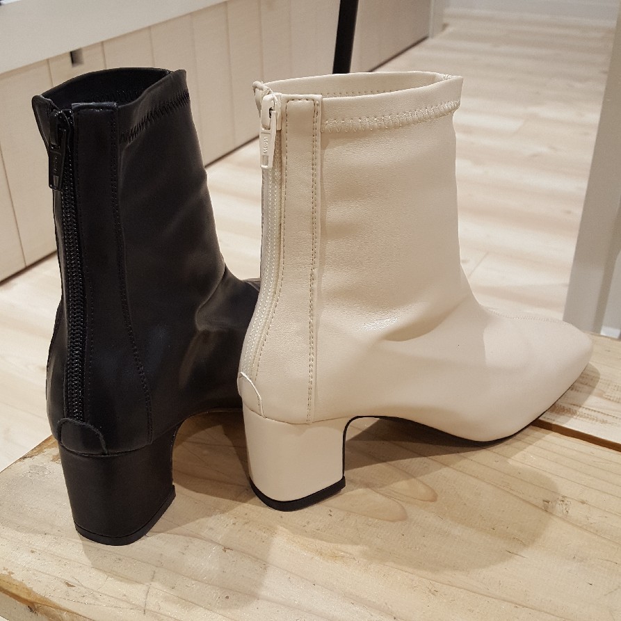 シンプル使いやすいショートブーツ!_f0182405_18000525.jpg