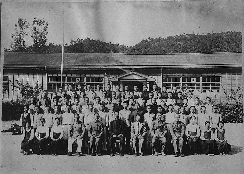 第十六回沙器公立尋常小学校卒業記念写真帖 朝鮮 昭和15年 第十六回沙器公立尋常小学校卒業記念写真帖 朝鮮 昭和15年