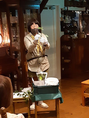 「燻製づくりのあとはバラセミナー」_a0276937_17304512.jpg