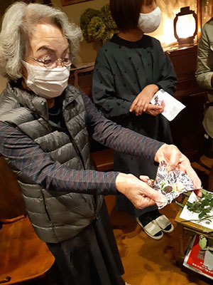 「燻製づくりのあとはバラセミナー」_a0276937_17315670.jpg
