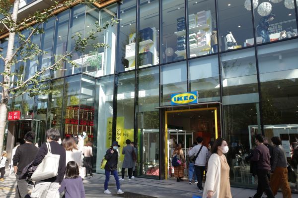 原宿駅前 イケア レストラン、おまけのハミタブチ_e0080345_18123779.jpg