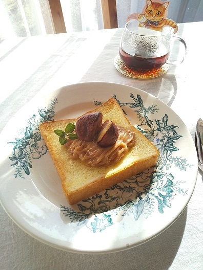 乃が美の「生」食パンでモンブラントースト ＆ キャットカフェ♪_d0319943_08002849.jpg