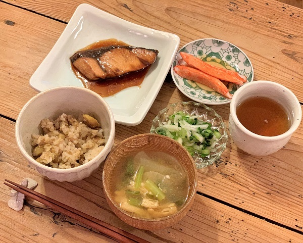 煮鶏のお弁当 と つぶやき と おうちごはん_d0249193_22595873.jpg