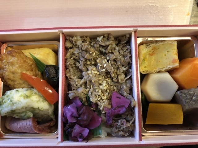 【なだ万のお弁当】お肉料理となごみ御膳_b0009849_17514764.jpeg