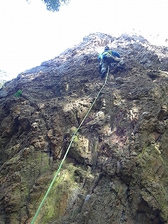 楽しい岩登り（高木山）_e0064783_06103020.jpg