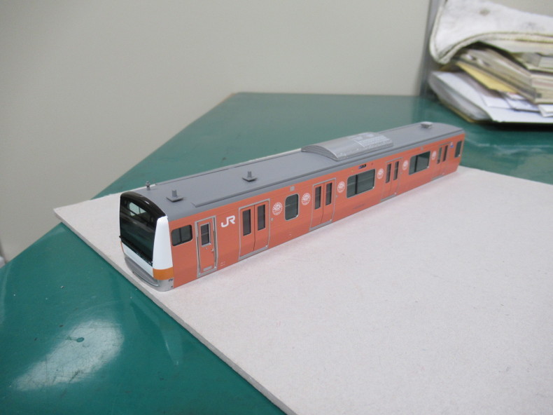 E233系T24編成に中央線開業130周年ラッピング｜鉄道ニュース