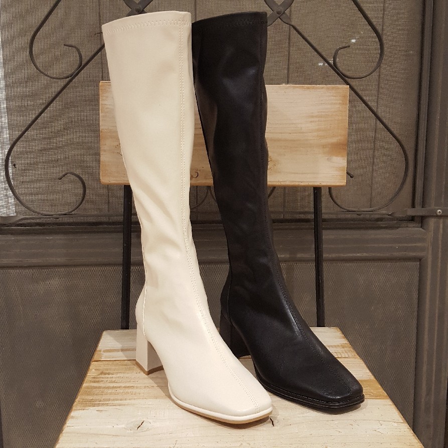 ロングブーツ!白と黒 / ロングブーツ_f0182405_18230888.jpg