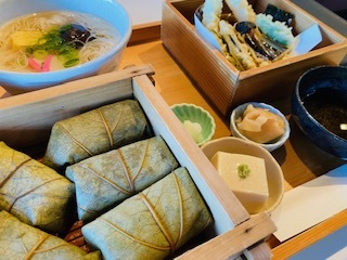 ほかほか柿の葉寿司_c0051529_19001347.jpg