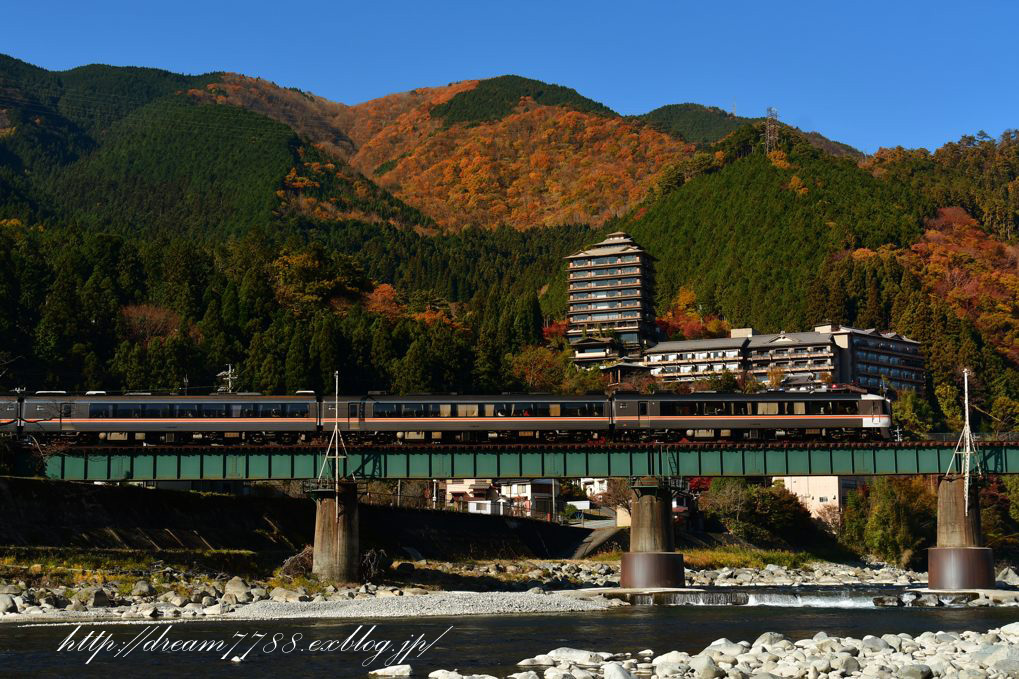 秋の高山本線_c0356757_22465707.jpg