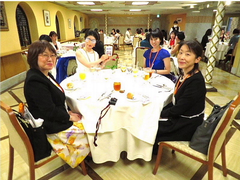 出版記念パーティを、いつかまた……。_b0141773_10384554.jpg