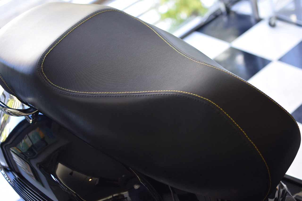 ベスパ GTS Super Tech 300 バルカンブラック_d0099181_19005997.jpg