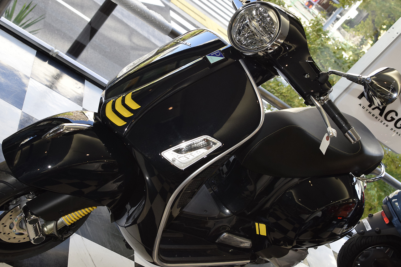 ベスパ GTS Super Tech 300 バルカンブラック_d0099181_19010932.jpg