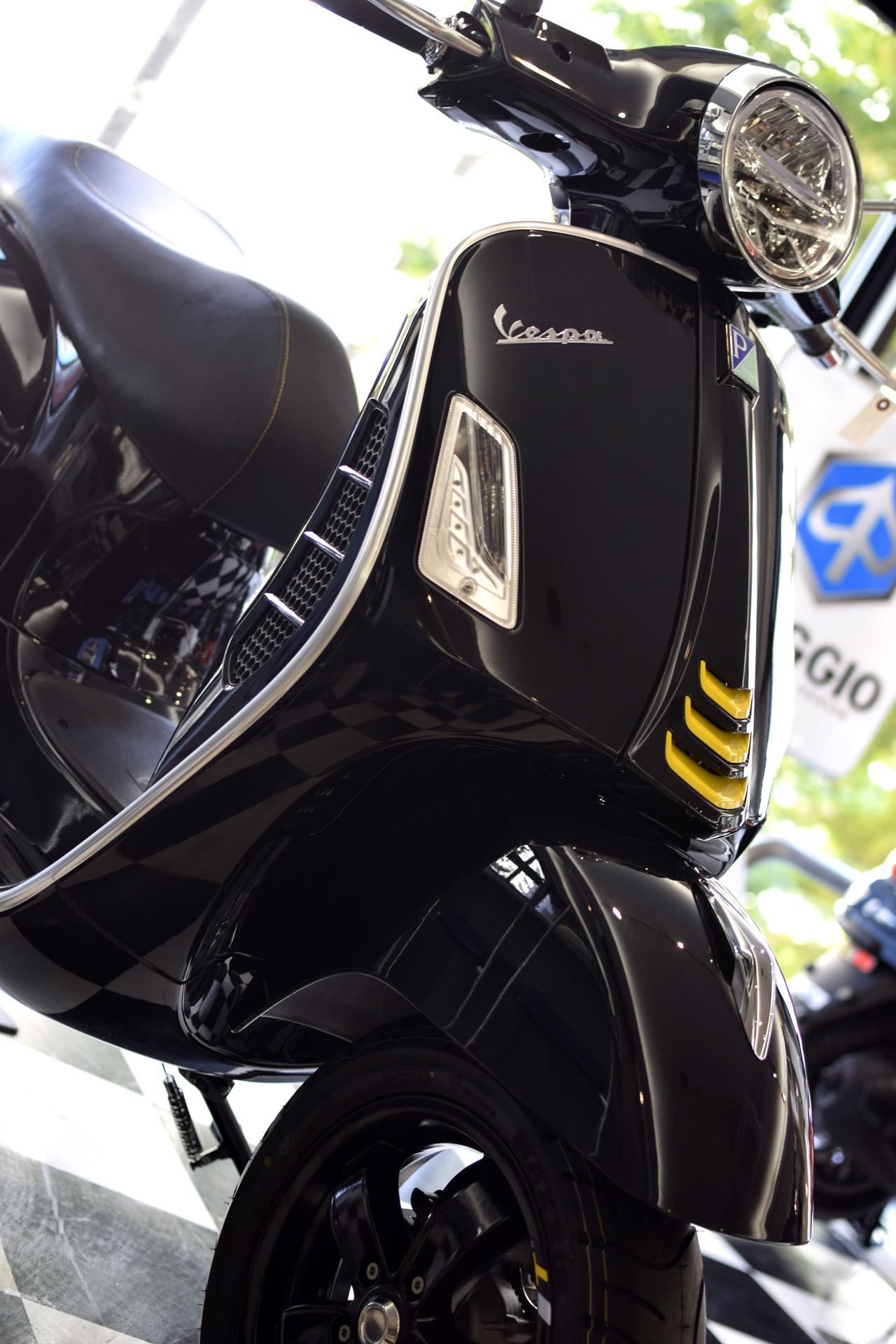 ベスパ GTS Super Tech 300 バルカンブラック_d0099181_19010993.jpg