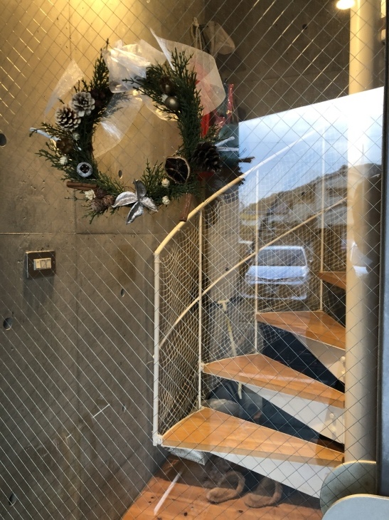 狭小住宅に住んでみた 33 ザ 狭小住宅玄関 アトリエ バウ １級建築士事務所 ちょっと気になる家づくり 松山市 愛媛 建築家