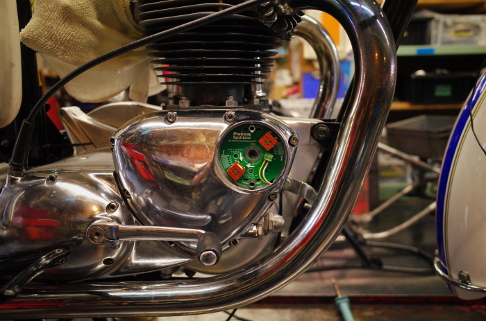 1963 TRIUMPH T120 配線引き直し作業完了、エンジン始動_a0248662_08123832.jpg