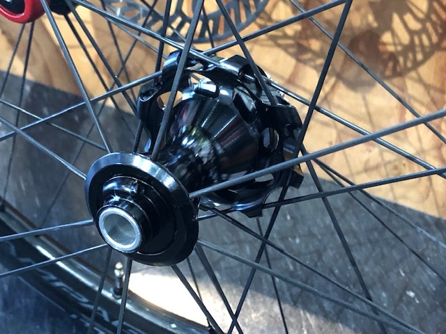 Campagnolo SHAMAL CARBON はどんな走り?_d0338933_14481402.jpg