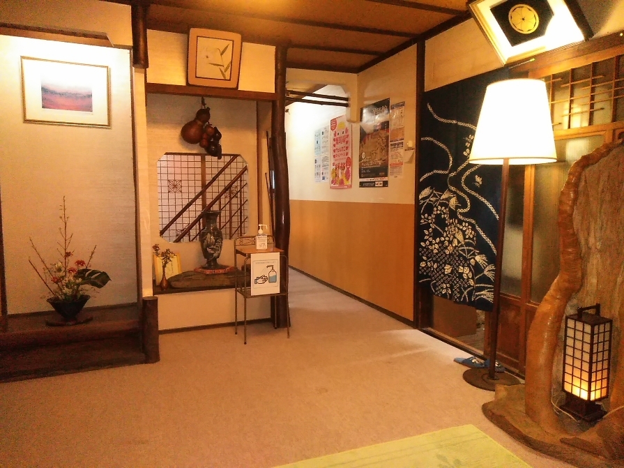 家族経営の小さな温泉宿-吉岡温泉・たから屋旅館_a0385880_14352907.jpg