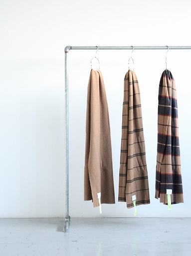 loomer Baby Camel Fleece Stole : 『Bumpkins putting on airs』